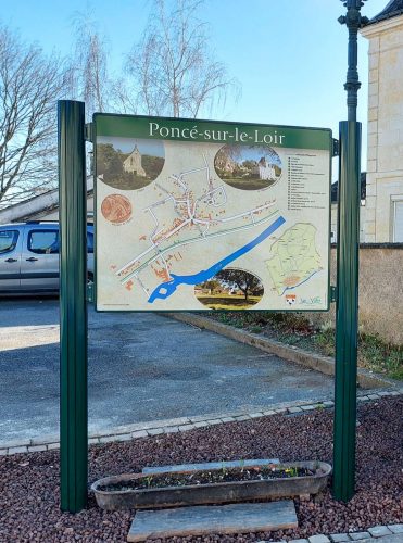 Mise en place d'un panneau touristique