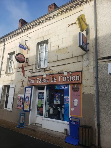 Façade du café de l'Union à Ruillé-sur-Loir
