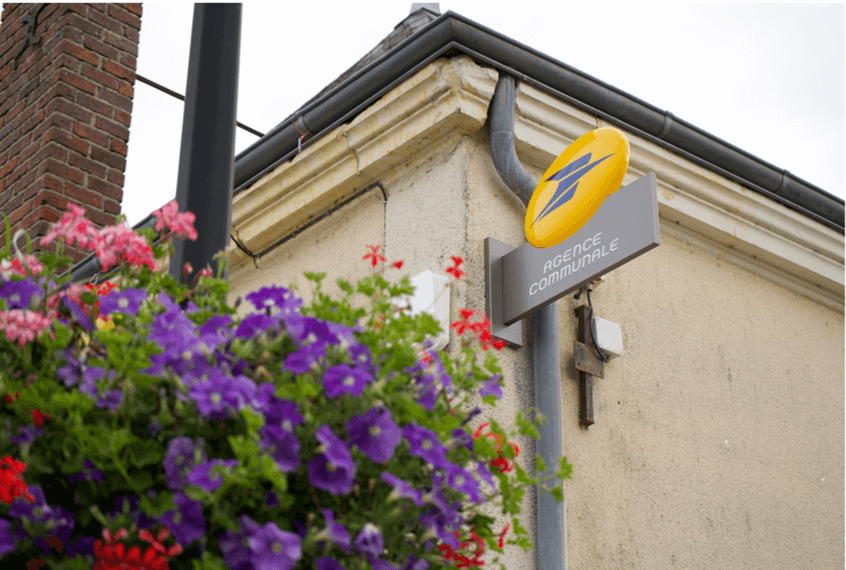 La poste de Ruillé sur Le Loir